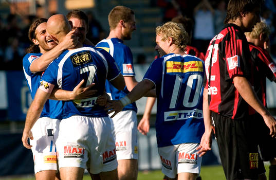 Jubel. Mattias Thylander kramas om