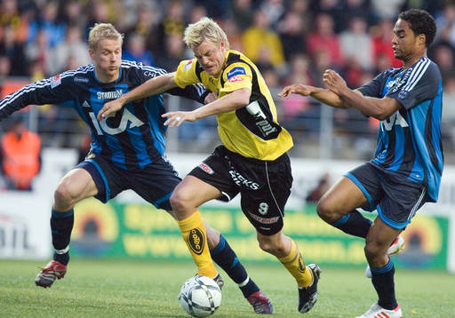 Mattias Svensson bryter sig fram, Toni Kuivasto kan ej