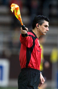 Henrik Bogdan. Assisterande domare, linjedomare, flagga,