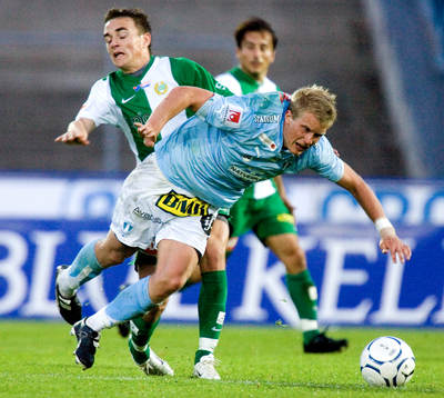 Petter Andersson kapar Joakim Nilsson och får varning