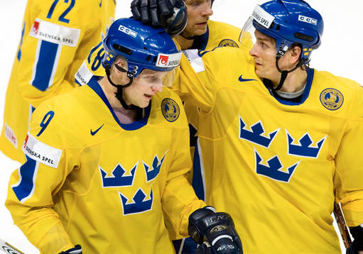 Magnus Johansson klappar om Tony Mårtensson