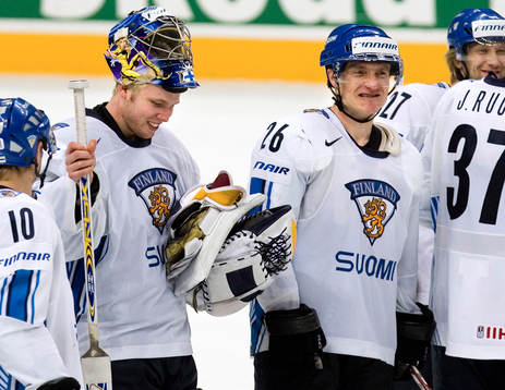 Jere Lehtinen sätter straffen som tar Finland vidare till