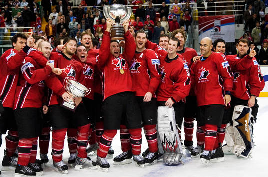 Guld till Kanada. Shane Doan, jubel med pokalen. VM-guld,