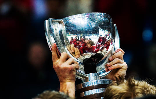 Guld till Kanada. VM-guld, pokal, världsmästare