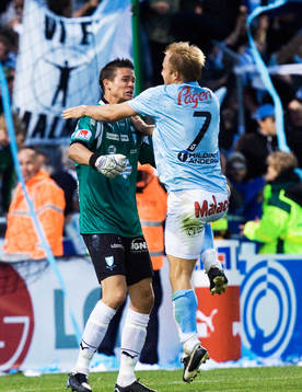 Slutsignal, Anders Andersson hoppar upp i famnen på