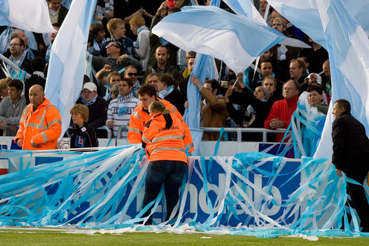 Tifo, flaggor, publikvärd