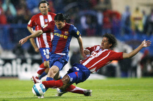 Lionel Messi, Barcelona. Tackling