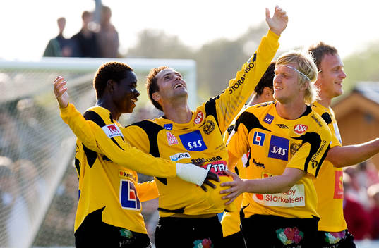 Jubel av målskytt Marcelo Sarvas, Patrick Osiako och Robin