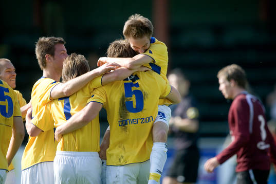 IFK Malmö jublar, Jovanovic längst till höger. Jubel