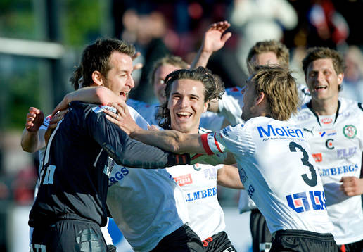 Richard Richardsson, Målvakt Örebro kramas om av sina