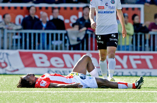 Jimmy Dixon, Malmö ligger kvar. Skada