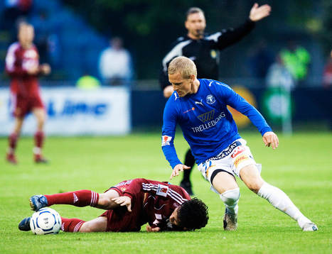 Målskytten Enrico på fall, Magnus Andersson tar bollen