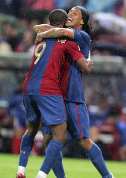 Ronaldinho och Samuel Eto'o, Barcelona. Glädje. Lycka.