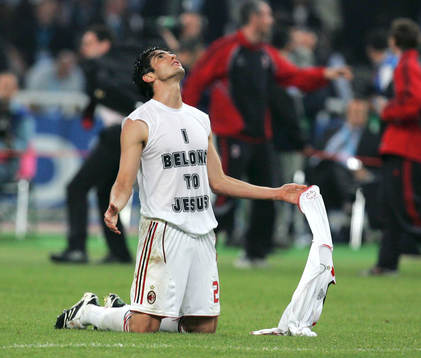 Kaka, Milan, ber på knä. Segrare. Vinnare