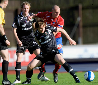 Robert Walker håller undan för Freddy Borg, Patrik