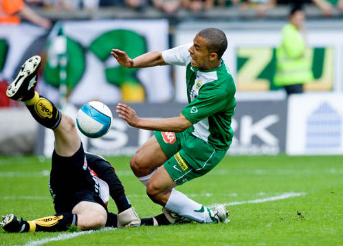 Charlie Davies, Hammarby krockar med Johan Wiland, Målvakt
