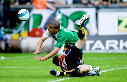 Charlie Davies, Hammarby krockar med Johan Wiland, Målvakt