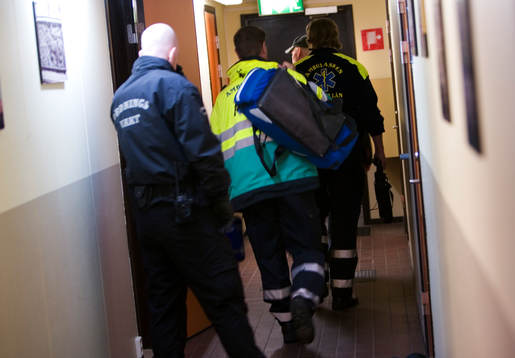 Tobias Mattsson, domare, blir dålig och ersätts av Henrik