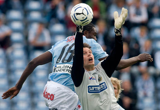 Mattias Hugosson, (målvakt) Gefle, räddar framför Edward