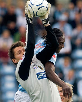 Mattias Hugosson, (målvakt) Gefle, räddar framför Edward