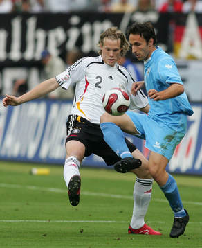 Marcell Jansen, Tyskland och Cristian Negri, San Marino