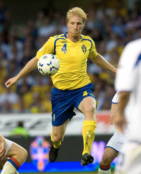 Petter Hansson stormar fram