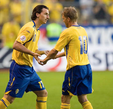 Zlatan Ibrahimovic byter av Marcus Allbäck