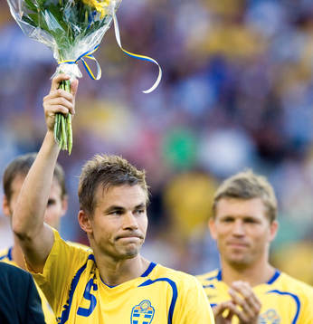 Niclas Alexandersson, Marcus Allbäck i bakgrunden