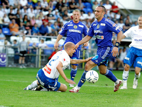 Gardar Gunnlaugsson rivs ner av Erkan Saglik och IFK får