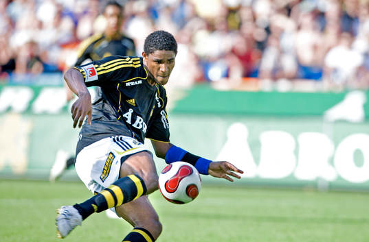 Khari Stephensson, AIK sparkar in 2-1 som blir bortdömt