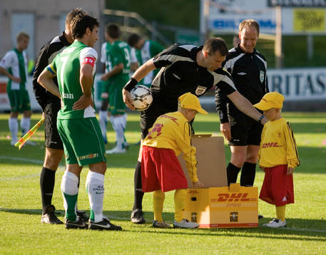DHL, reklam, knattar, gul keps