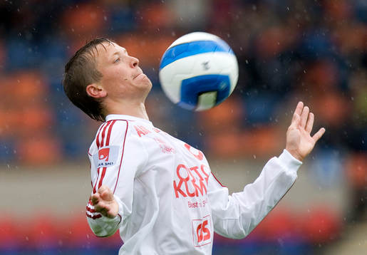 Kalle Norrbin, Degerfors tar ner bollen på bröstet