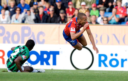 Henrik "Henke" Larsson bjuds på en ordentlig lufttur