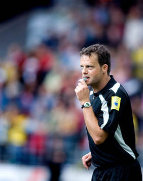 Sven-Martin Åkesson, huvuddomare, domare, blåser av, pipa