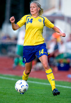Josefine Öqvist, Sverige