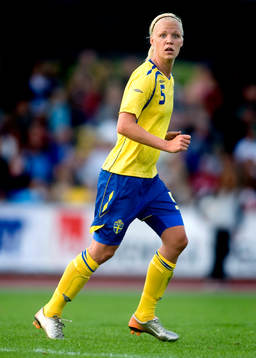 Caroline Seger, Sverige