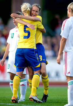 Caroline Seger, Stina Segerström, Sverige, jubel