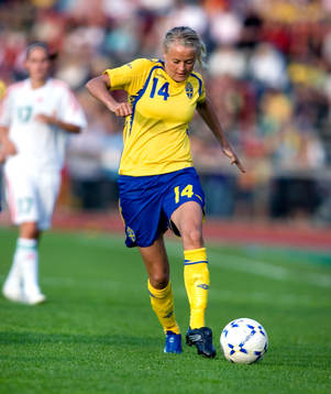 Josefine Öqvist, Sverige