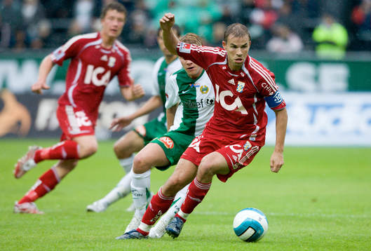 Niclas Alexandersson,  Göteborg, vänder upp