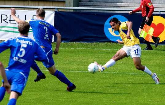 Ali Jasim, IFK Malmö får in ett inlägg