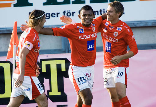 1-0 Ari Da Silva Ferreira har gjort 1-0 i avskedsmatchen