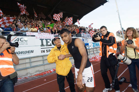 Ari Da Silva Ferreira är poppis på Fredrikskans. Alla