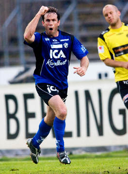 Hasse Mattisson, Halmstad satte 3-0. Jubel! Depp av Elfsborg