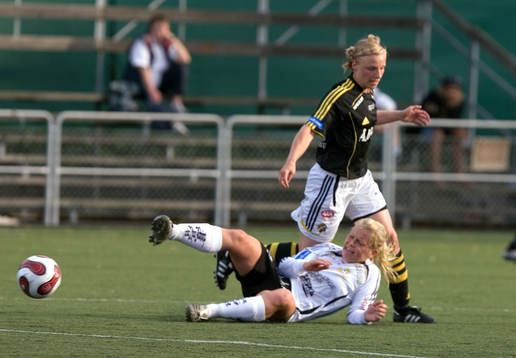 Sofia Simonsson, AIK och Heidi Matinlassi, Bälinge