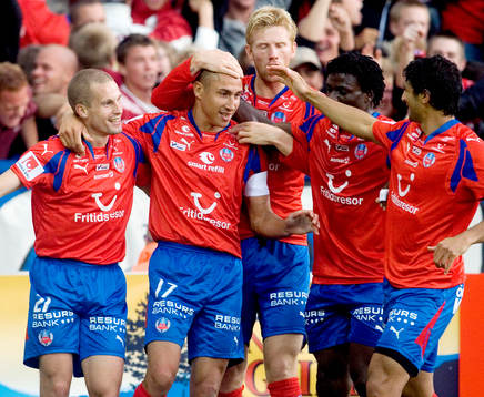 Henrik Larsson, har gjort 3-0 till Helsingborg. Jubel!