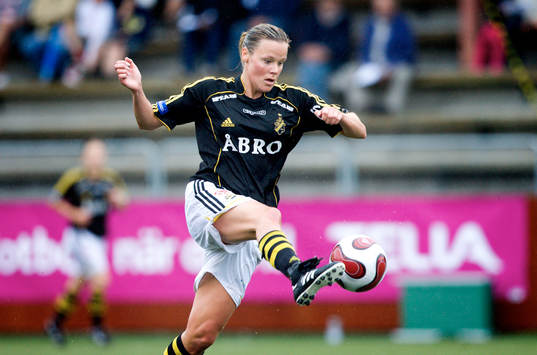 Laura Kalmari, AIK