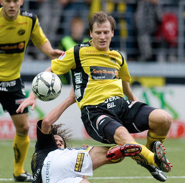 Daniel Mobaeck och AIK:s Ivan Obolo