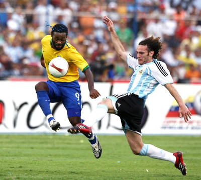 Wagner Love, Brasilien och Gabriel Milito, Argentina