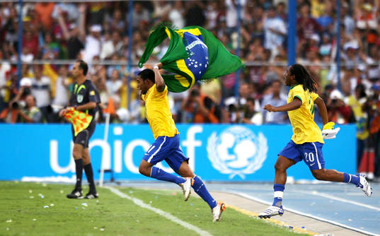 Robinho, Brasilien, jubel, glädje, flagga