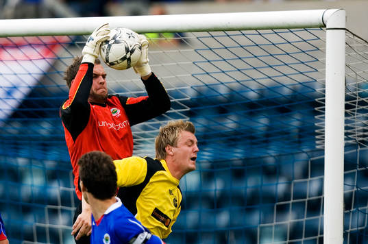 Mathias Svensson, Elfsborg och Alan Mannus, Linfield